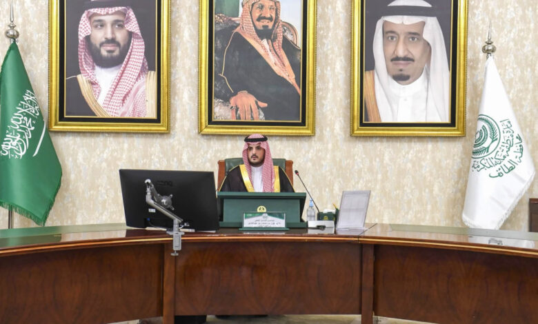 محافظ الطائف يرأس اجتماعًا تنسيقيًا لبحث جاهزية الموسم الرياضي 2026–2027