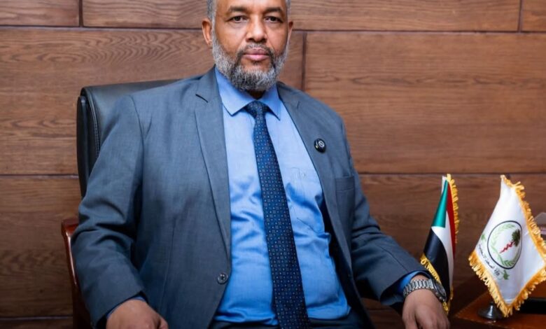 وزير الصحة هيثم محمد إبراهيم يعلن استعادة أكثر من 65% من كفاءة الإمداد الدوائي بالسودان، وارتفاع وفرة الأدوية الأساسية إلى 70%، مع خطة لزيادة التصنيع المحلي وتفعيل التأمين الصحي