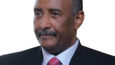 الفريق أول ركن عبد الفتاح البرهان يبعث رسالة إلى الرئيس الأمريكي دونالد ترامب، يؤكد فيها التزام السودان بجهود السلام التي ترعاها واشنطن واستعداد الحكومة للعمل مع جميع الأطراف لتحقيق سلام عادل ودائم.